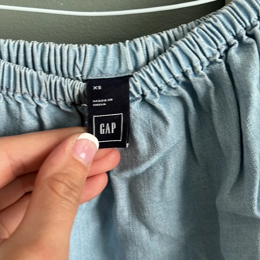 GAP Off the Shoulder Chambray Blouse - Picture 3 of 3